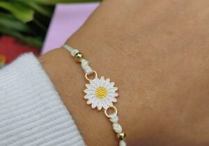 PULSERA FLOR CREMA